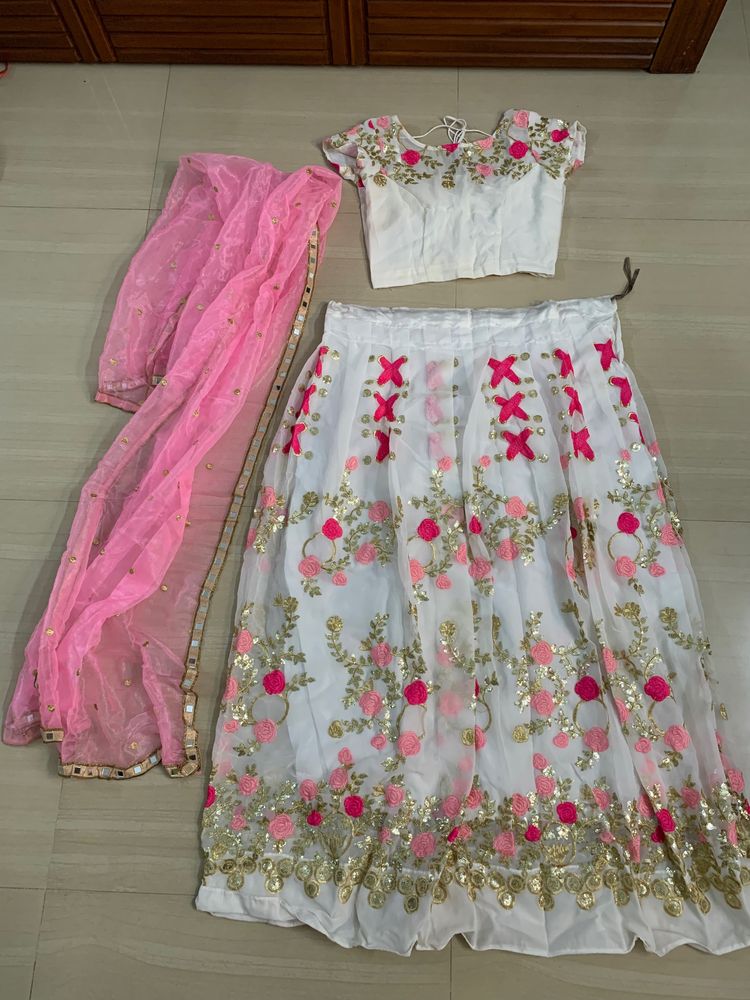 🔥Price Drop🔥!!! White & Pink Lehenga Choli 👰🏻‍