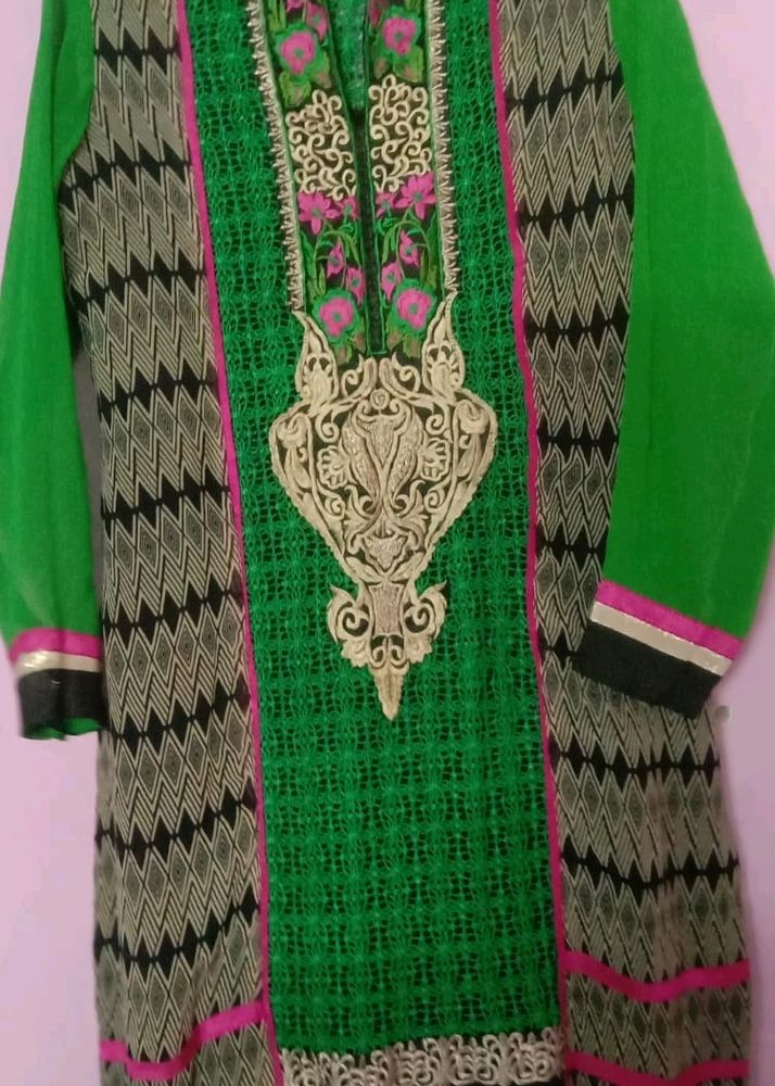 Pakistaani Kurti Heavy