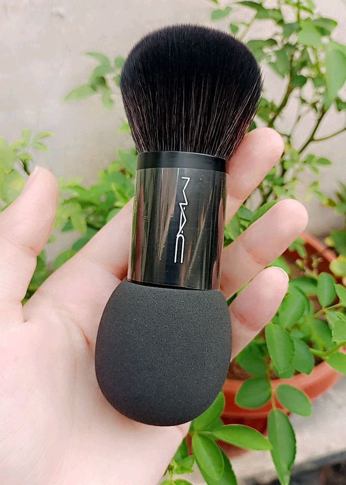 Mac Foundation Brush And Blender 🫶