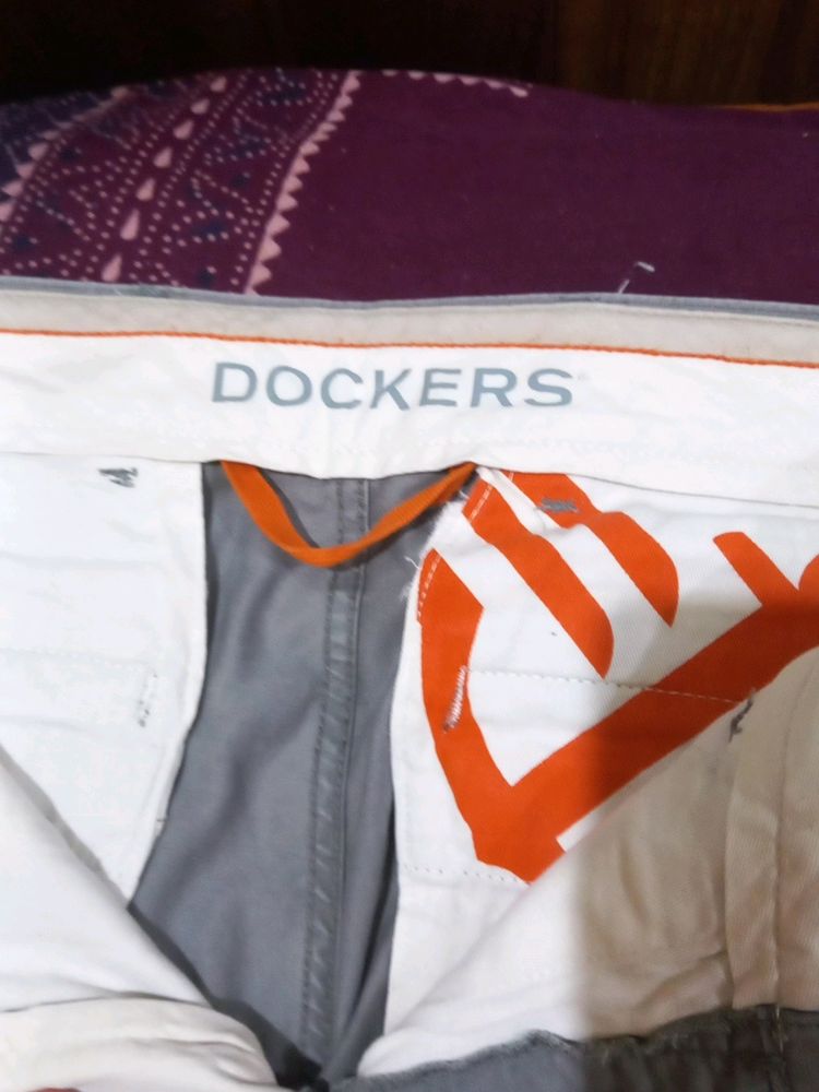 DOCKERS CARGOS