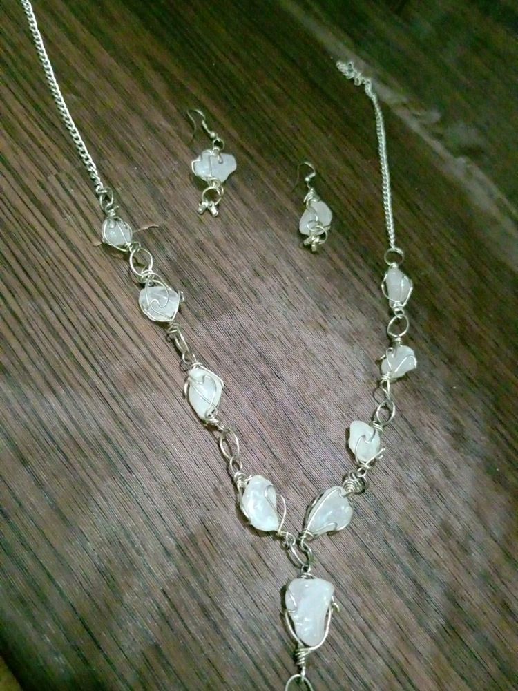 Goa White Stone Necklace With Earrings