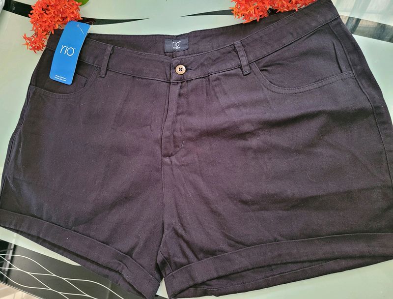 Shorts With Slip Pockets