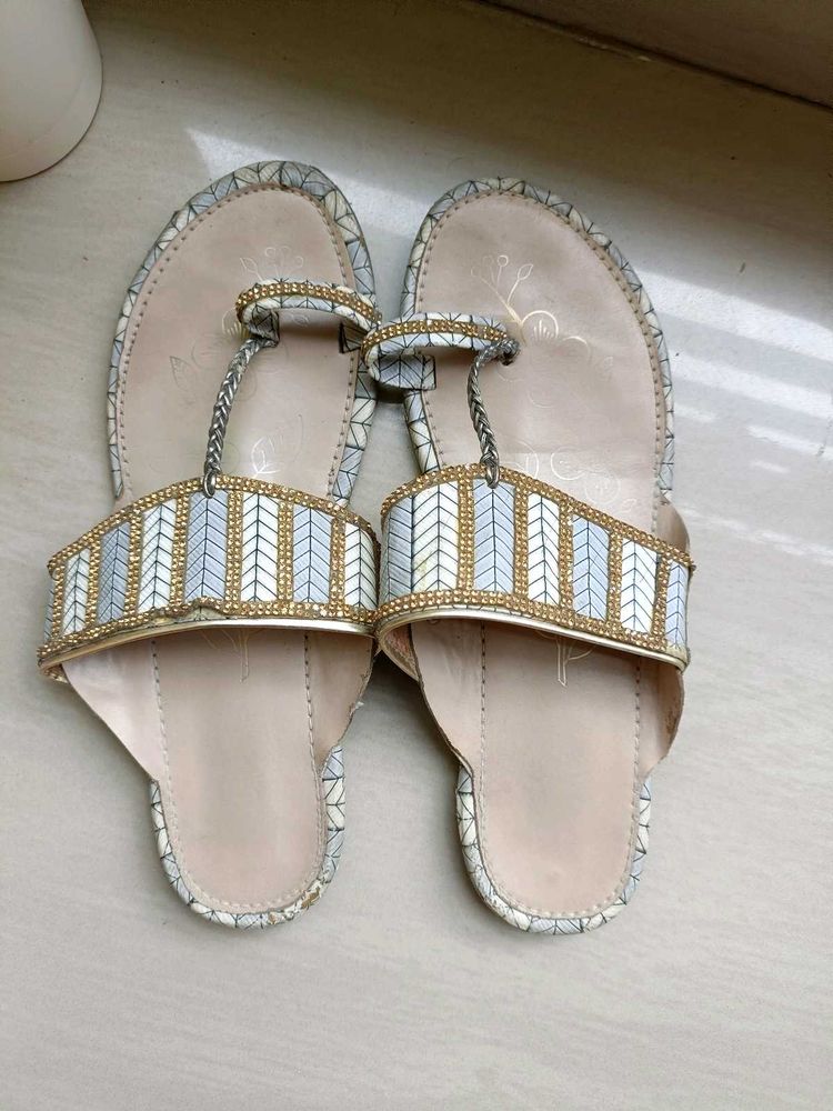 White Kolhapuri Stylish Slippers For Women