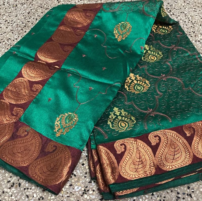 Like New Shiny Silky Cotton Saree For Grabs