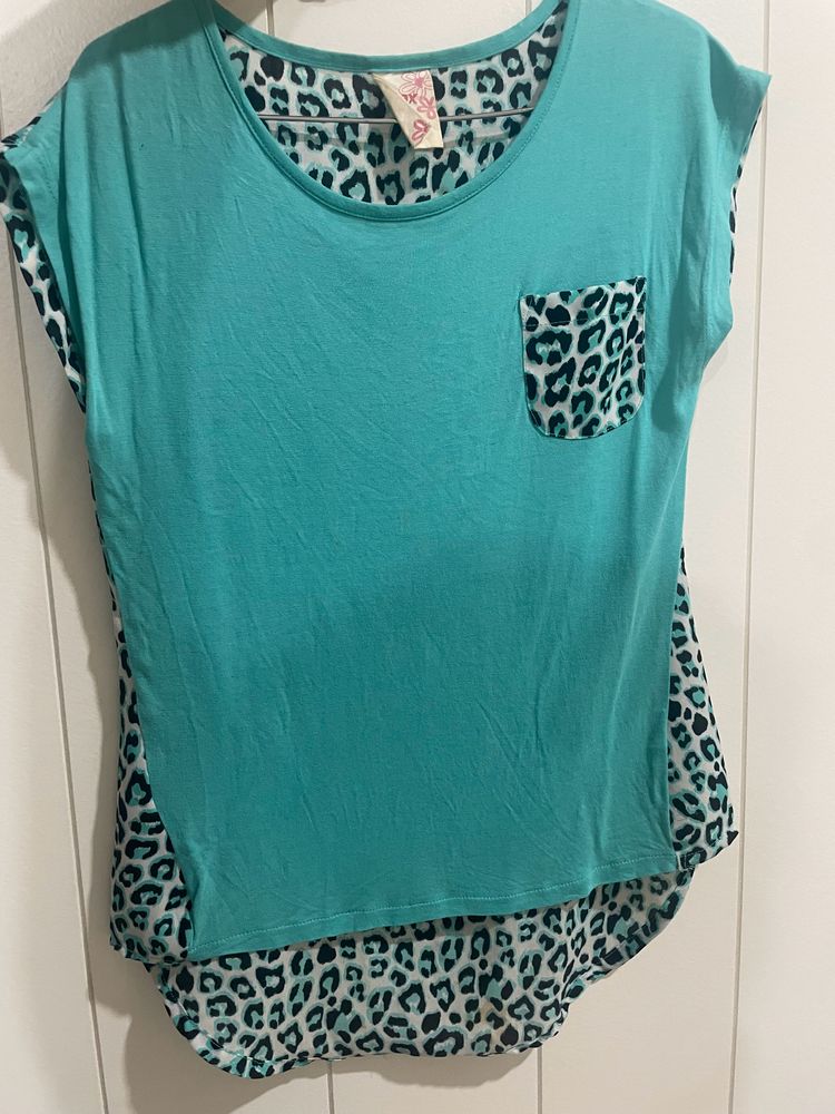 Leaped Print Back Teal Top