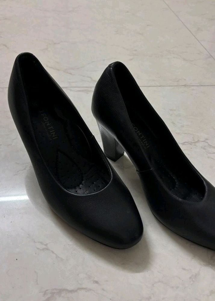 Black Formal Pumps