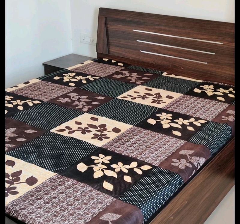 DOUBLE BEDSHEET WITH 2 PILLOW COVERS