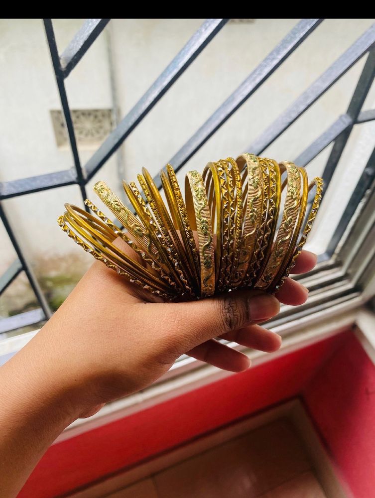 Golden bangles 😍