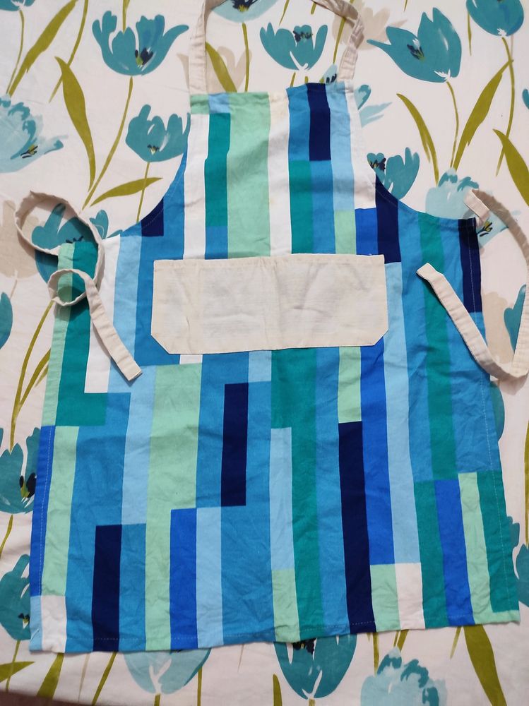 Apron With 2 Pockets