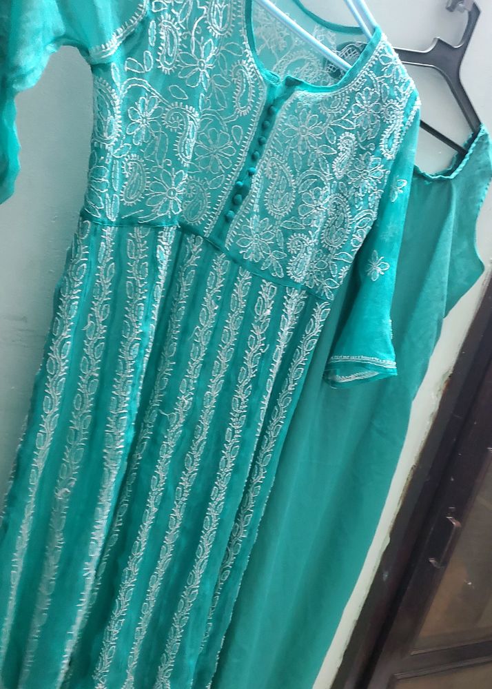 LAKHNAVI KURTHI IN A GOOD CONDITION WITH Lining