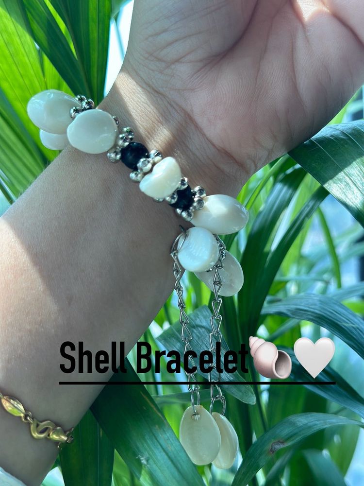 Shimmering Shell beads Elegant Bracelet & Bangles