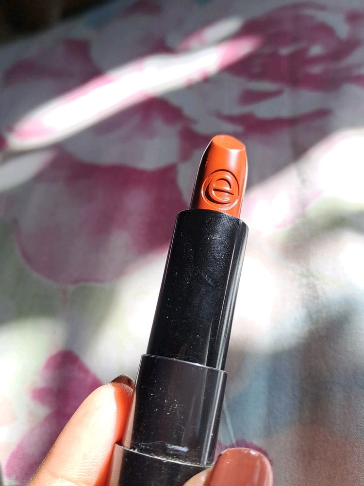 Essence Nudish Rust Brown Lipstick