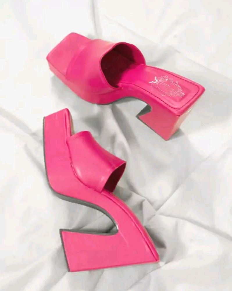 Rs .1000 Pink Heel Sandal