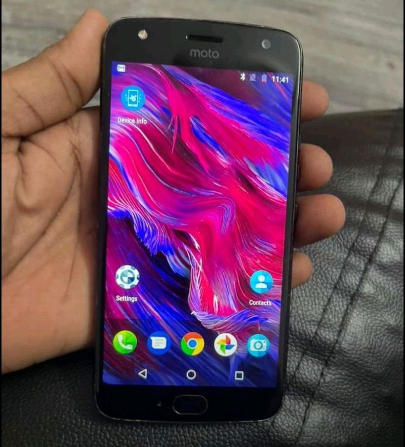 Moto X4