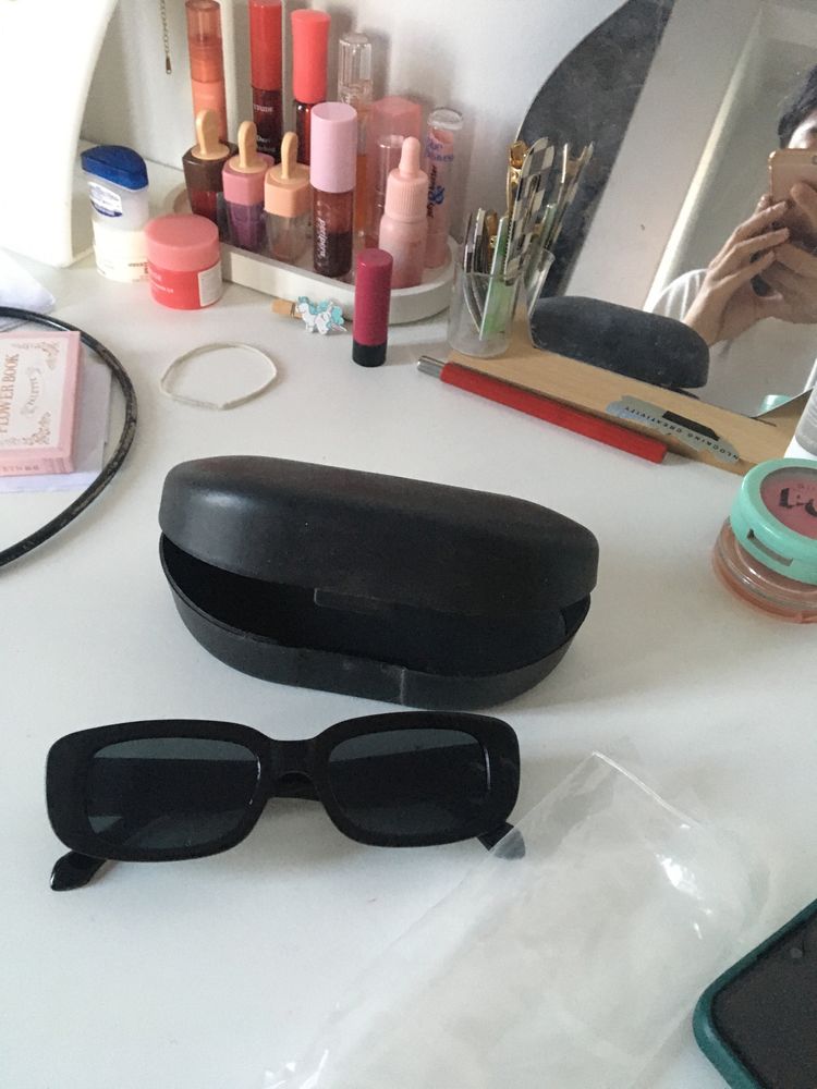 Retro Black Sunglasses