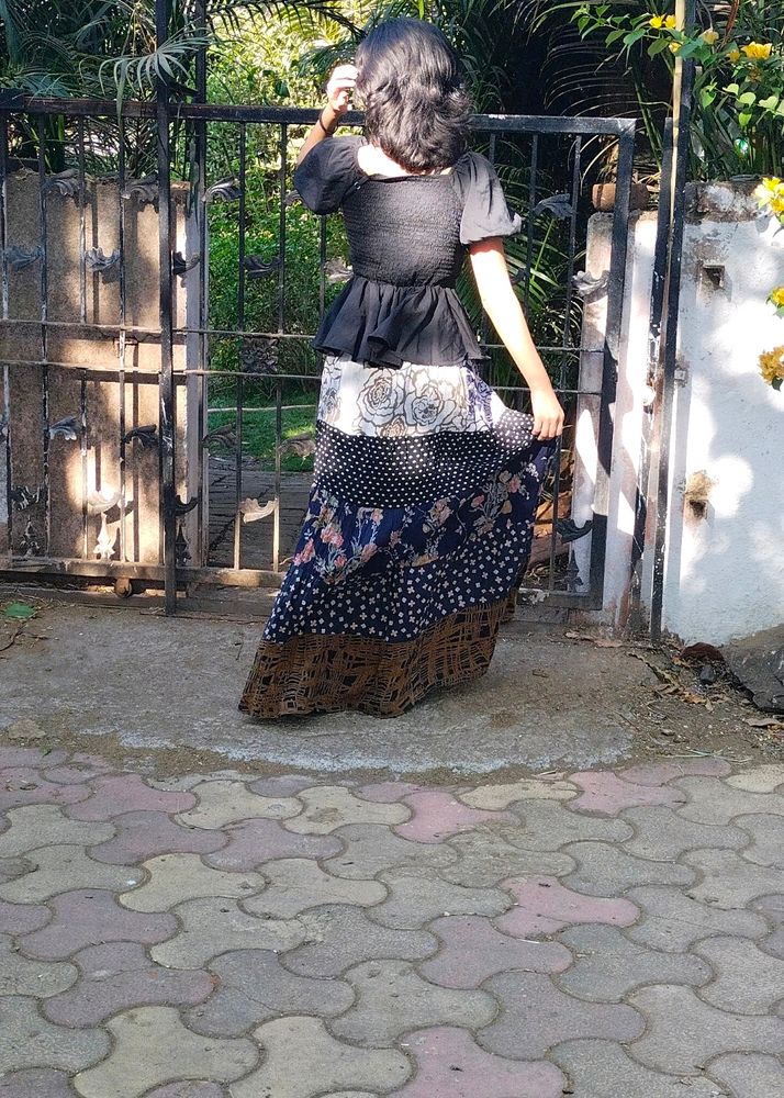 vintage Floral Flare skirt and Black Bow top combo
