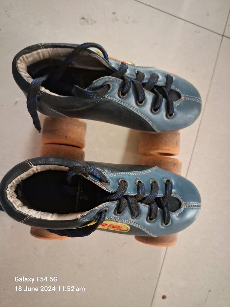 Roller Skates Size Mentioned In The Snap