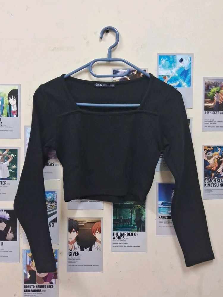 Black Full  Sleeves Crop Top