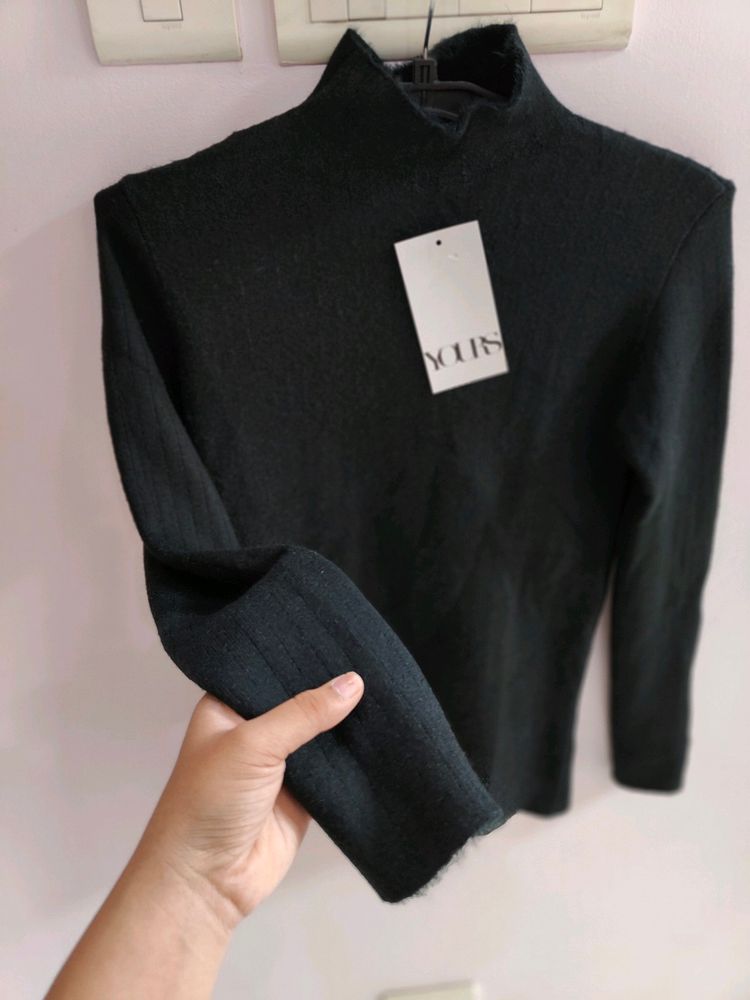 Black Highneck Korean Sweater