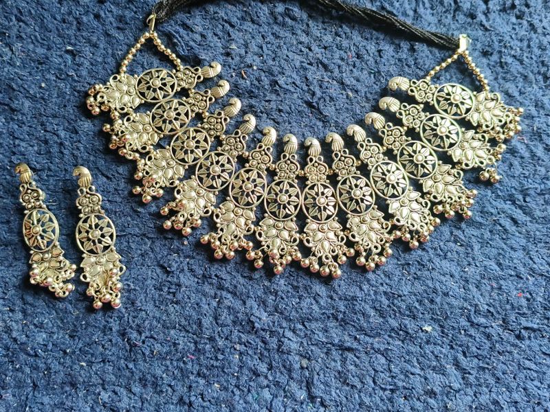 Rosy Neck Set