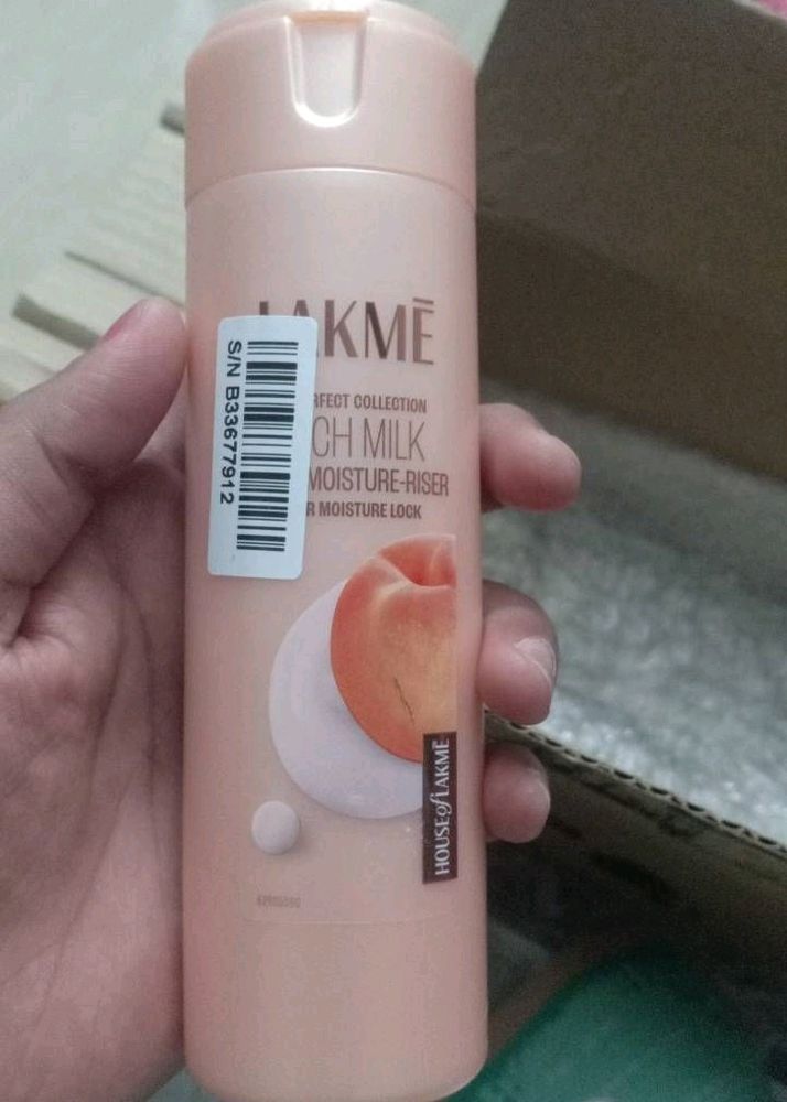 Lakme Peach milk Moisturizer