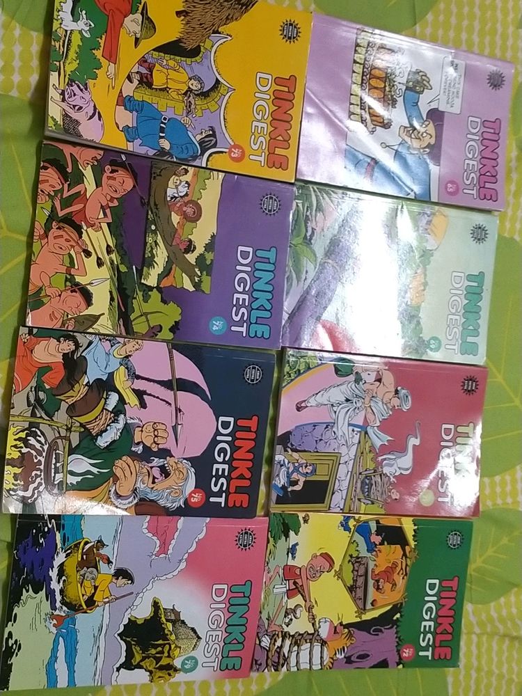 A Tinkle Digest Book Set