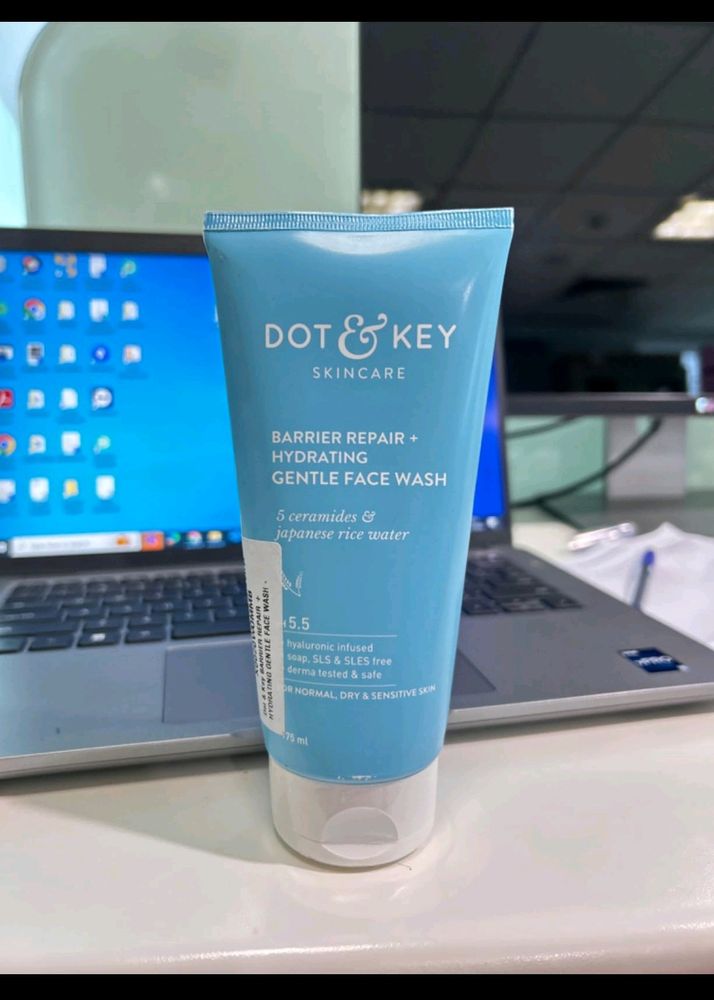 Dot And Key Face Wash