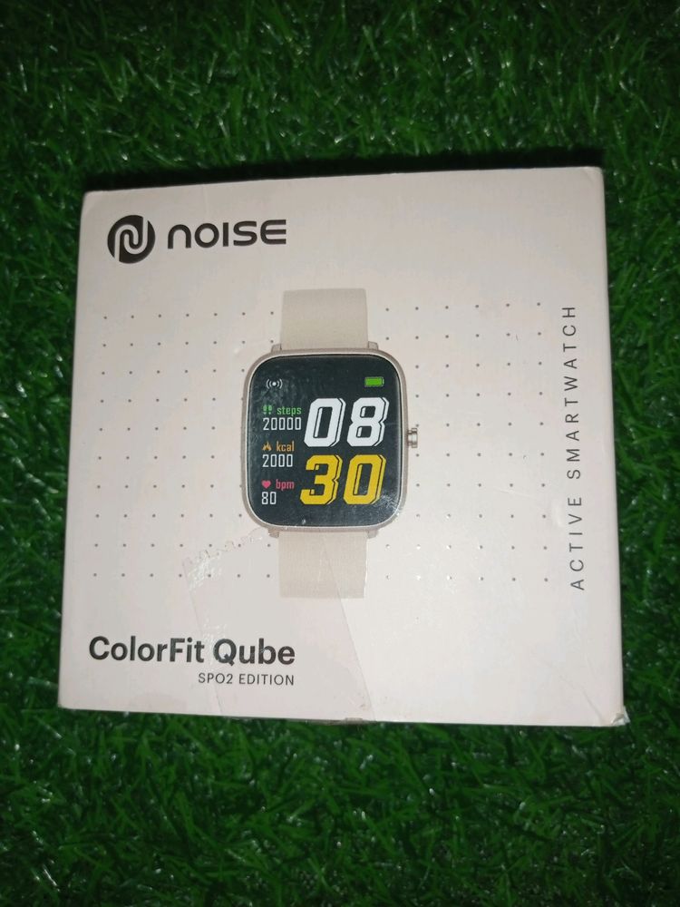 Noise Colorfit Qube Smart Watch