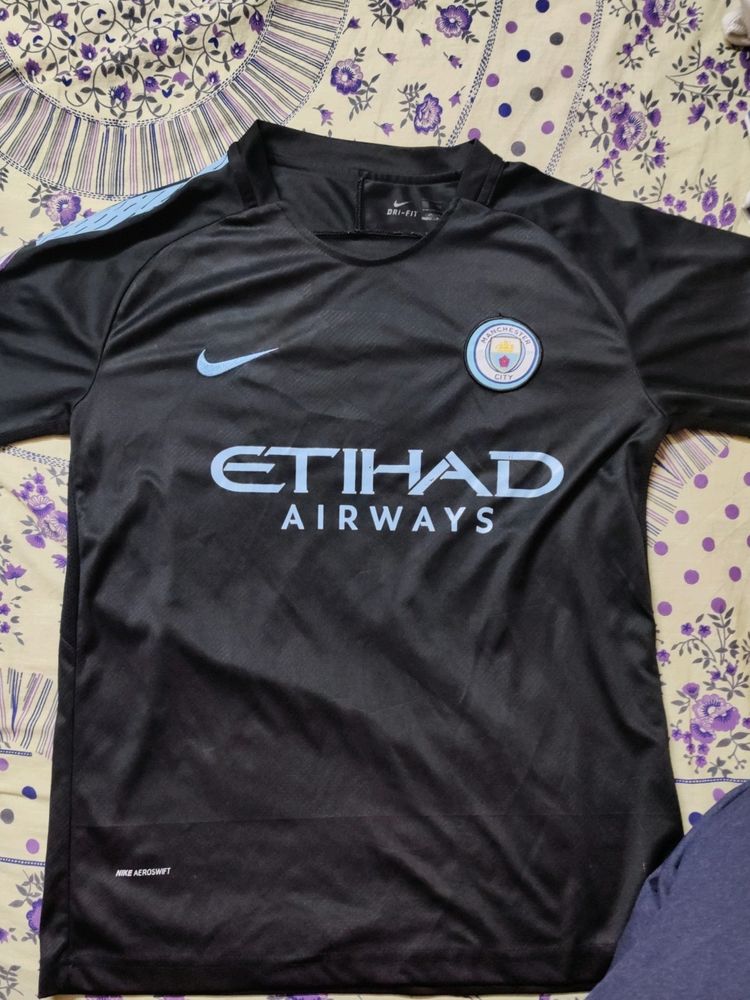 Nike Manchester City Black Jersey (Bootleg). Size: M