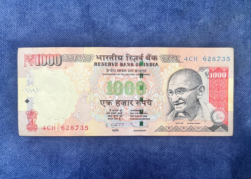 Sale . 1000rs Signed By D Subbarao