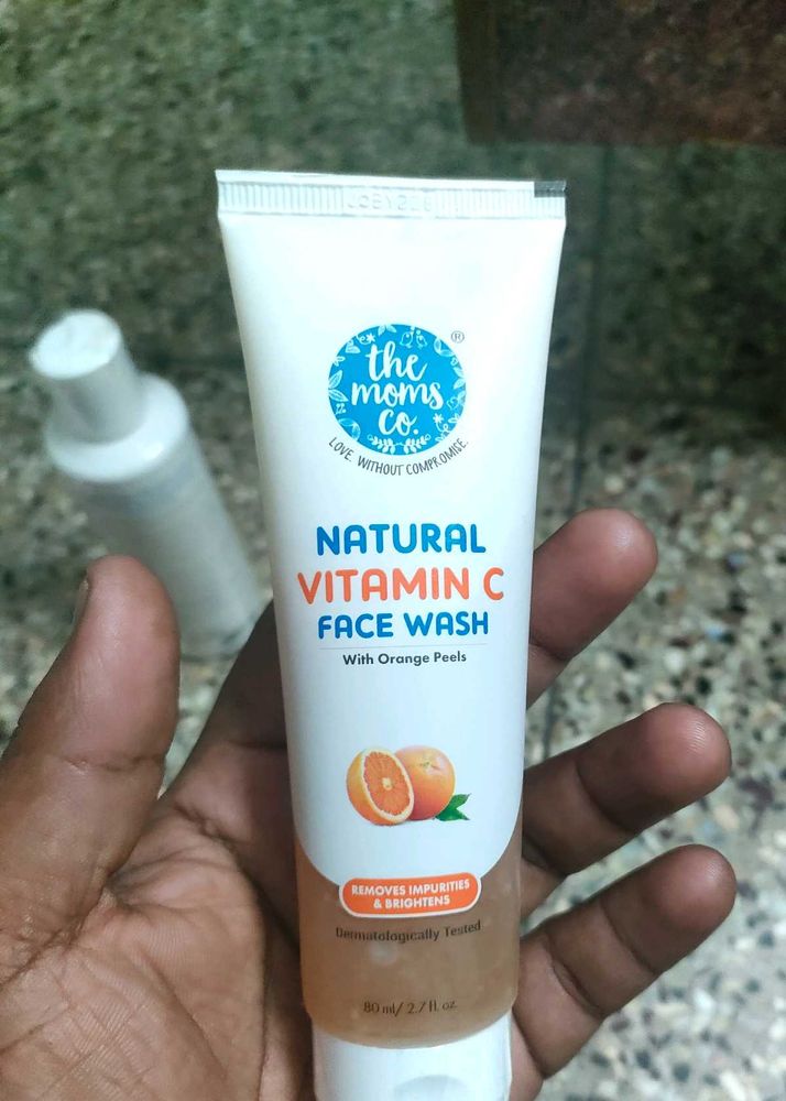 the moms Co. FACE WASH