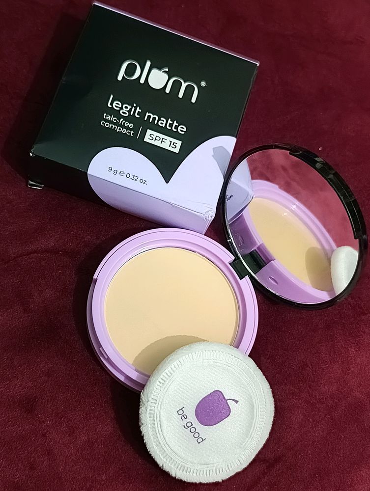 Plum Face Compact  SPF15 Only 399/