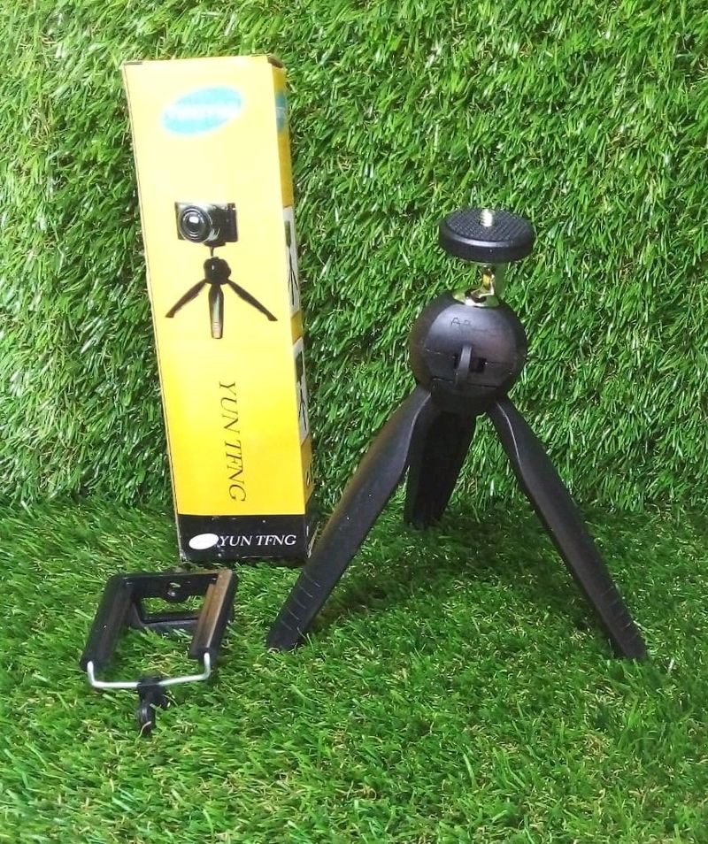 UNIVERSAL MINI TRIPOD