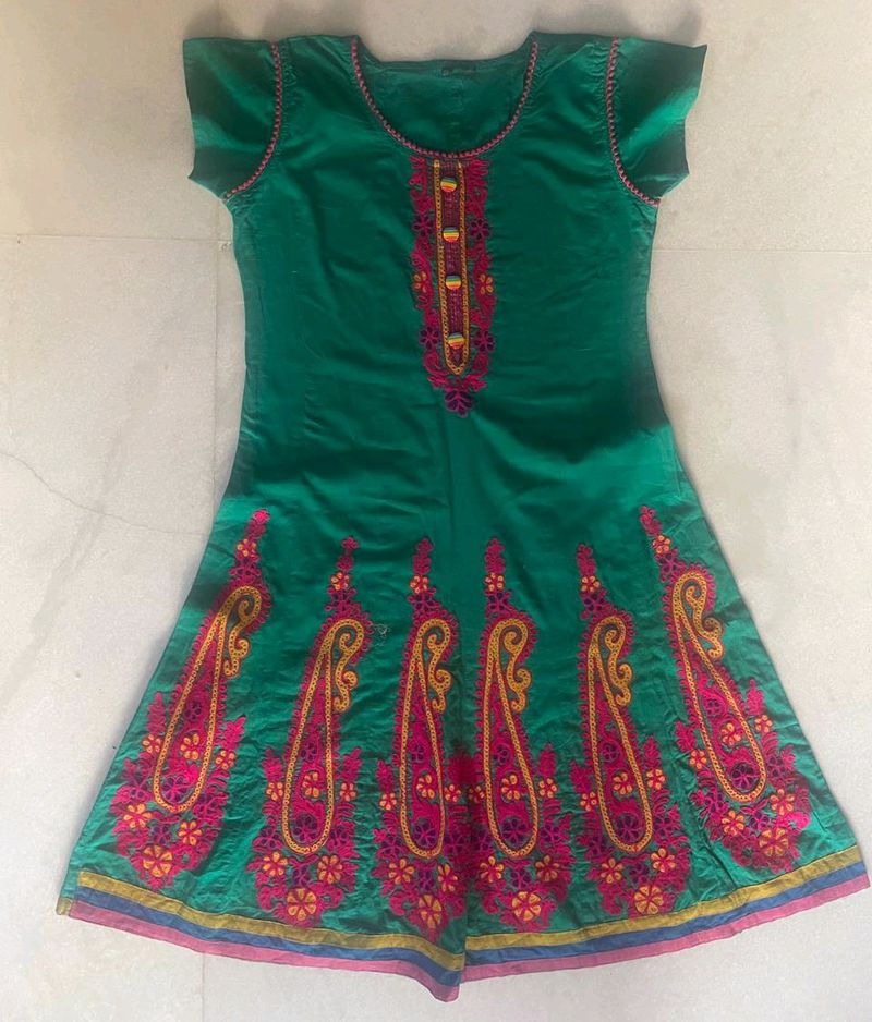 Green Embroidered Kurta