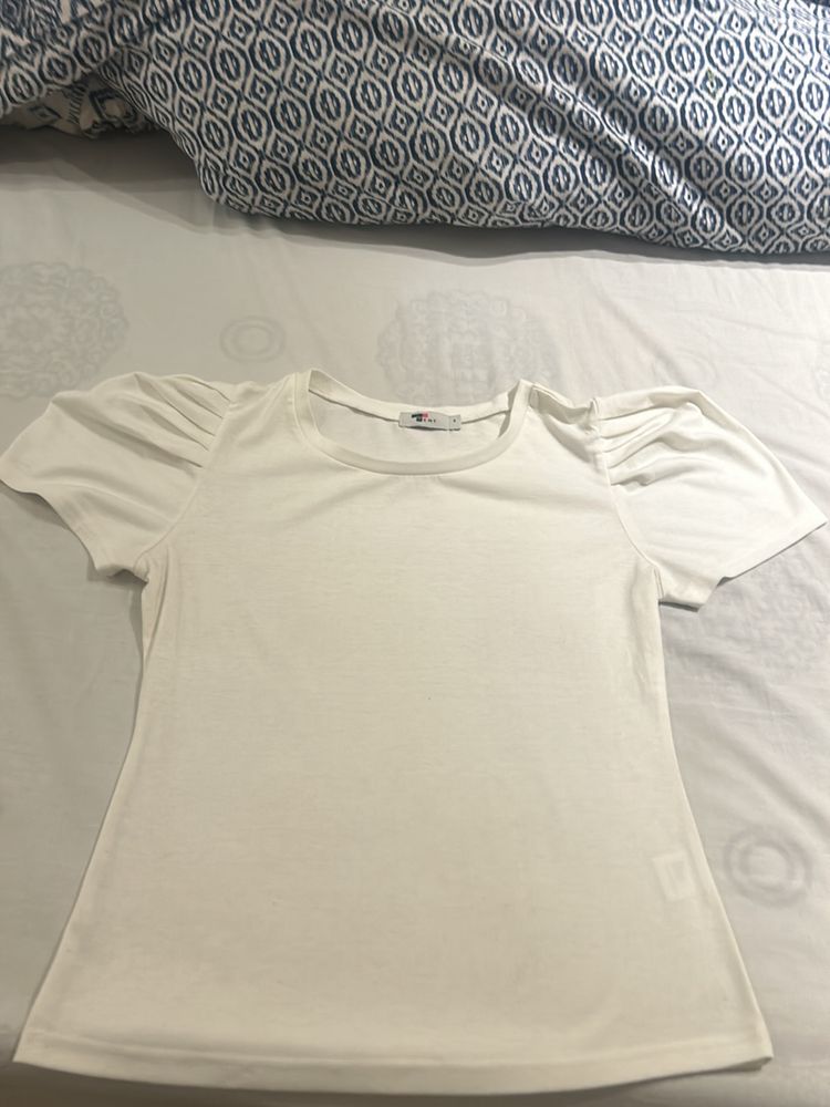 Fixed Price cream T shirt With Lovely Sleeves