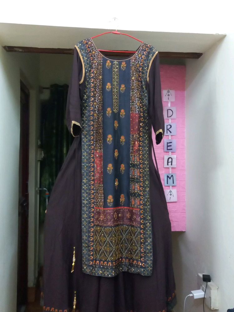 Very Stylish Ethnic Gown