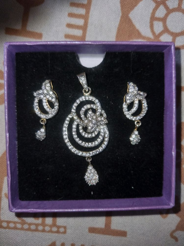 Diamond And Gold Stylish Jewellery