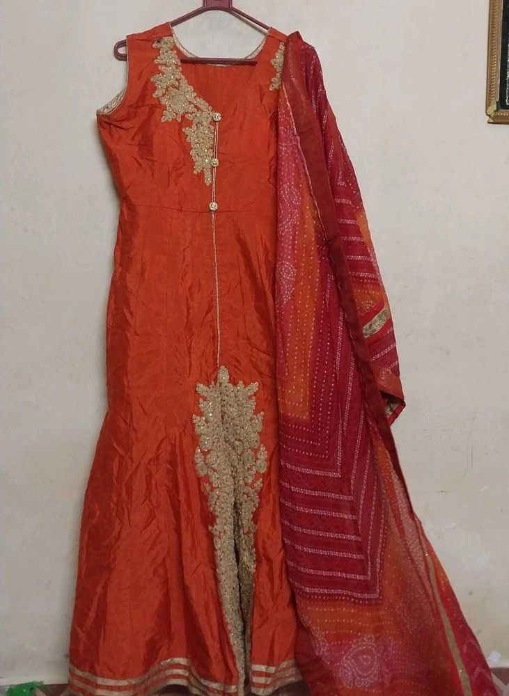 Very Beautiful Gown Wit Dupatta It's New