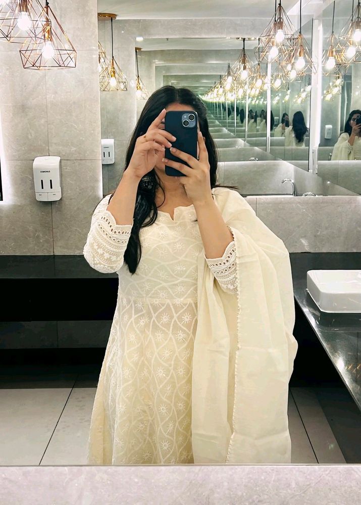 Chikankari Handwork White Kurta With Dupatta