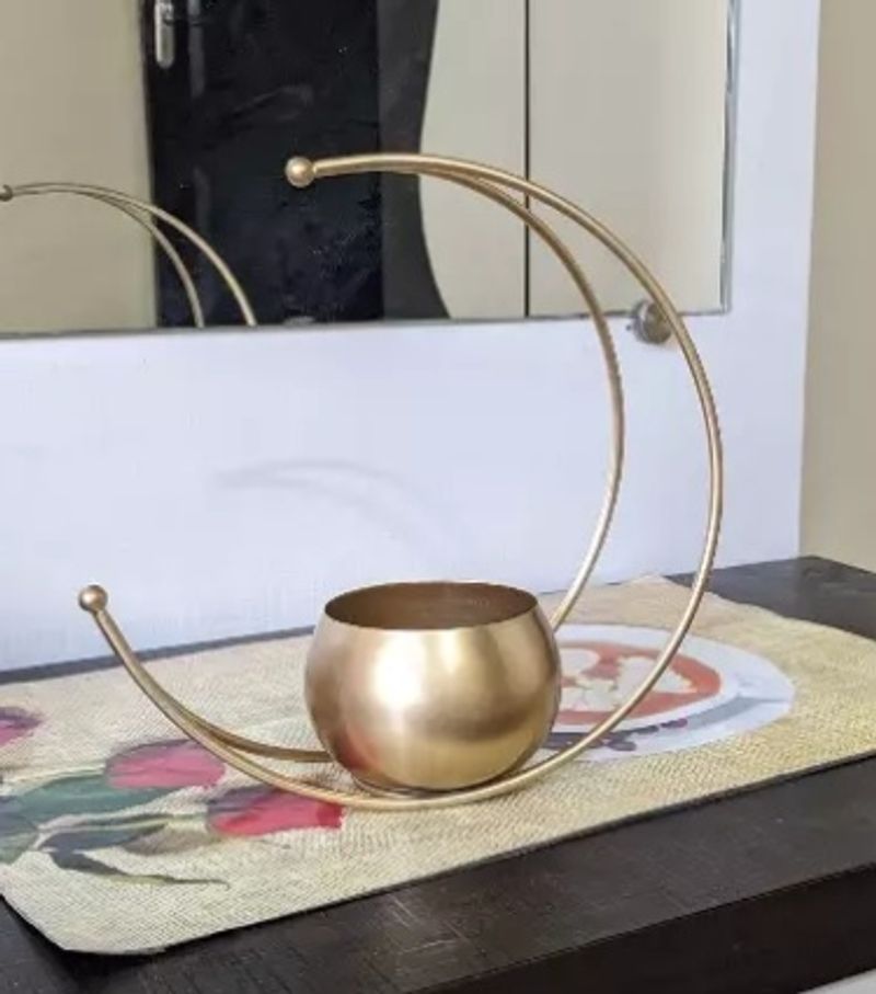 Metal Design Vase with Gold Finish