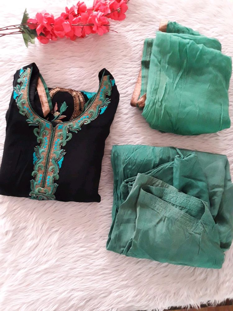 Women Black & Green Embroidery Selwar Set