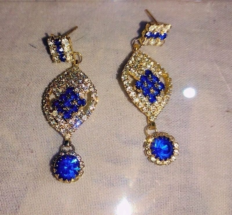 WHITE & BLUE EARINGS