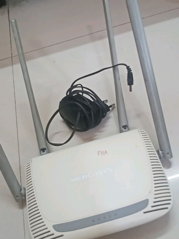 Mercury Wifi ROUTER with Adaptor Working