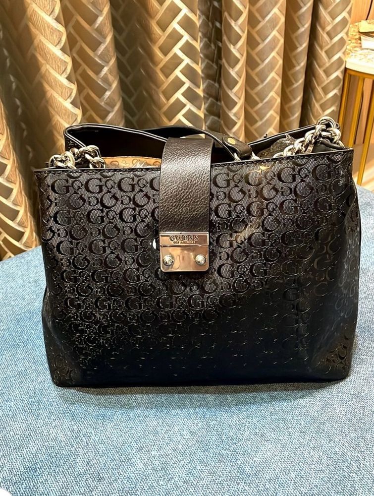 Great New Guess Bag Ideal For Travel