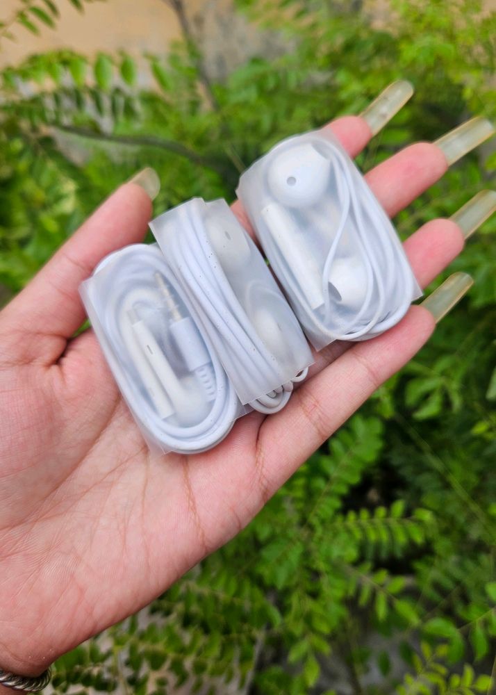 3 EARPHONES