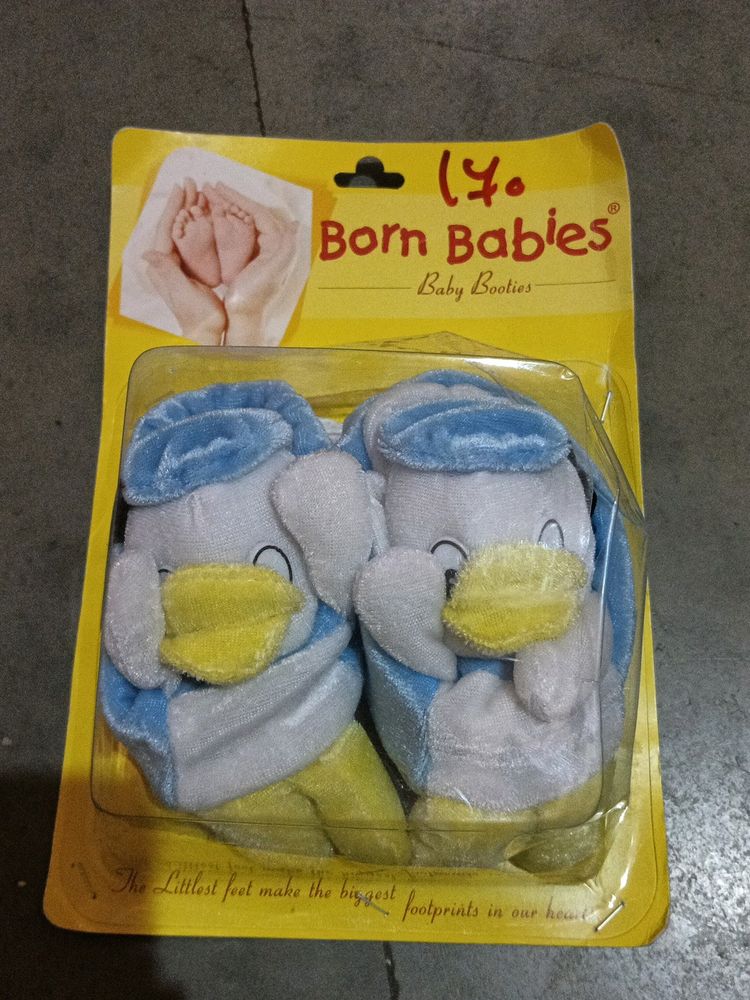 Duck shape baby booties