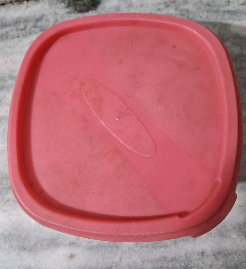 PLASTIC CONTAINER