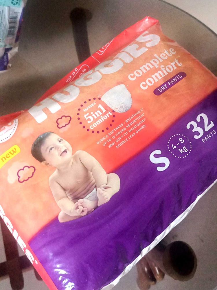 Huggies Diapers 4-8 Kg (32 Pants)