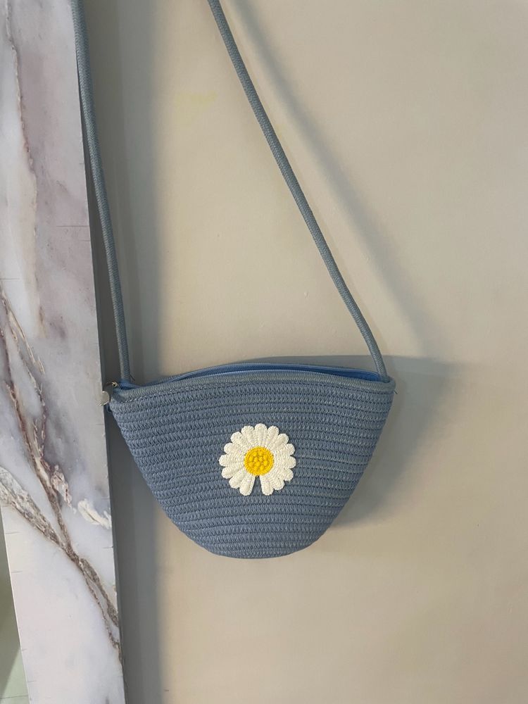 Straw Sling With Flower