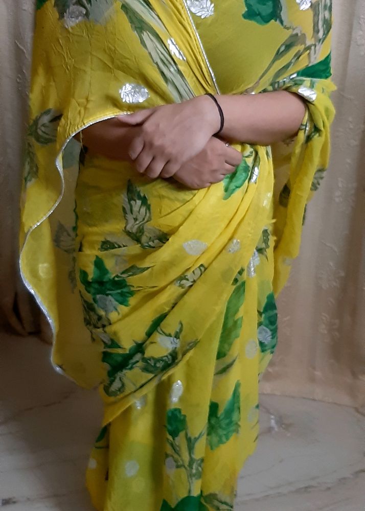 Yellow Saree🌻🌿🌼☘